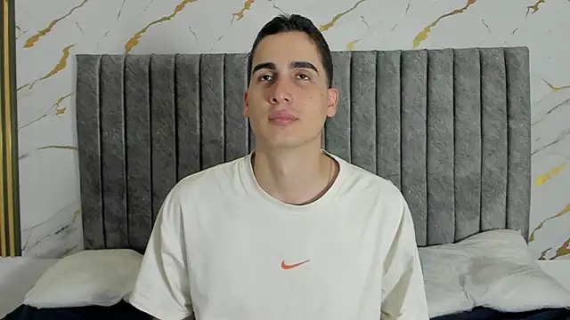 ryanlevi1 online show from February 2026 01:52:01 PM