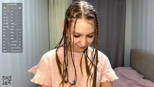 Snapshot of HollyGibson chatting on February 2026 07:10:01 PM HollyGibson online show from February 2026 07:10:01 PM