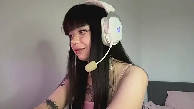 Luna Sohotti online show from April 2026 03:45:01 PM