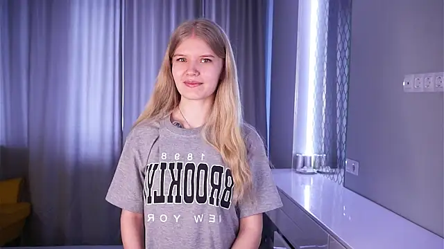 Snapshot of MelanyRuch chatting on February 2026 05:50:02 AM MelanyRuch online show from February 2026 05:50:02 AM