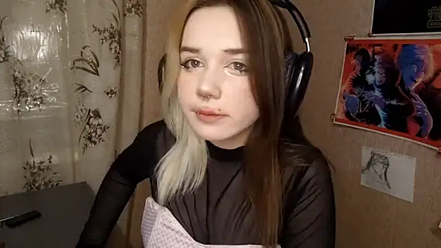 Snapshot of MilaTyan chatting on February 2026 04:37:02 PM MilaTyan online show from February 2026 04:37:02 PM