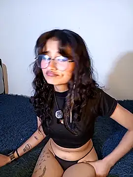 Lili  Clan online show from March 2026 02:26:02 AM