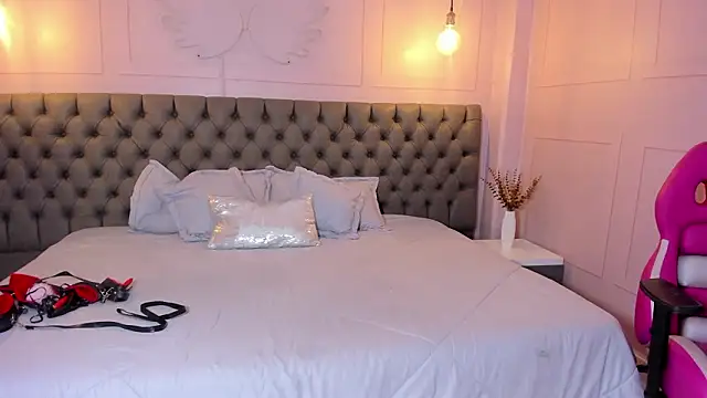 Snapshot of hillary_bigbutt chatting on February 2026 11:36:01 PM hillary bigbutt online show from February 2026 11:36:01 PM