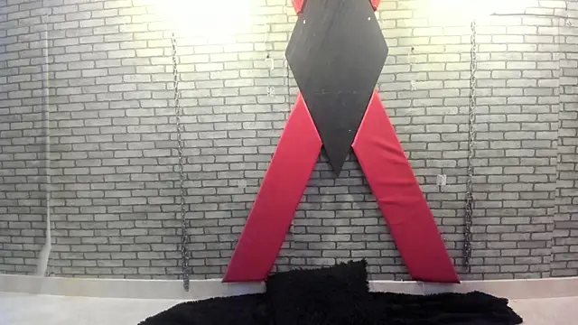 hillary bigbutt online show from May 2026 10:11:01 AM