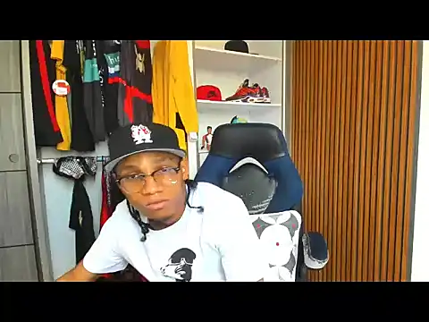 yandi hot online show from February 2026 06:15:01 PM