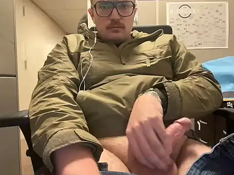 puckslut69 online show from February 2026 05:44:02 PM