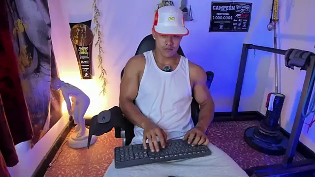 Rob zaens33 online show from May 2026 02:58:01 PM