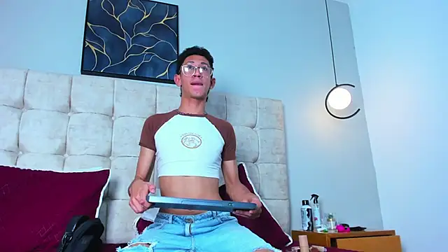 Alan cute online show from February 2026 10:51:02 PM