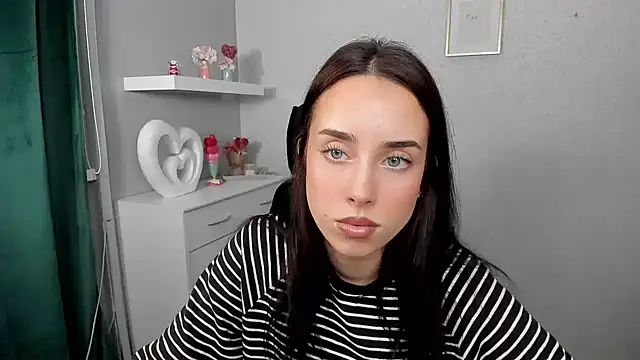 AdeleSolo online show from April 2026 05:30:01 AM