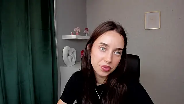 Snapshot of AdeleSolo chatting on June 2026 10:26:01 AM AdeleSolo online show from June 2026 10:26:01 AM