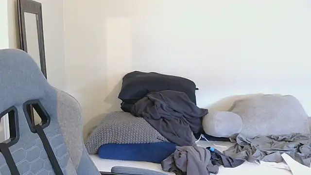 Snapshot of nigeleros chatting on February 2026 07:54:01 PM nigeleros online show from February 2026 07:54:01 PM