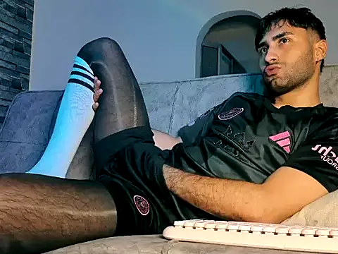 Snapshot of Justdavid_ chatting on July 2026 02:04:01 AM Justdavid online show from July 2026 02:04:01 AM