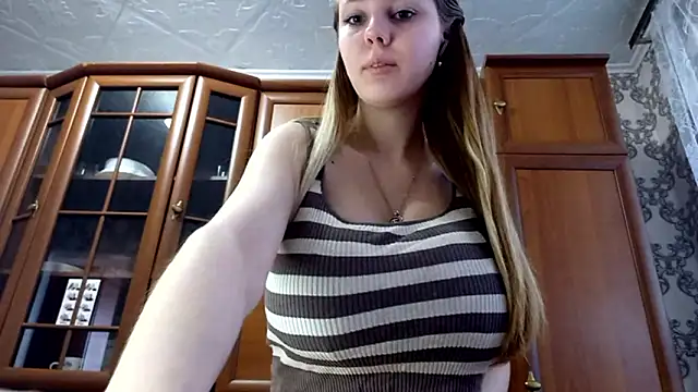 Snapshot of VictoriaDeese chatting on March 2026 04:17:02 AM VictoriaDeese online show from March 2026 04:17:02 AM