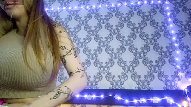 Snapshot of VictoriaDeese chatting on March 2026 04:06:01 AM VictoriaDeese online show from March 2026 04:06:01 AM