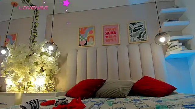 Mia Bailey  online show from April 2026 03:19:01 AM