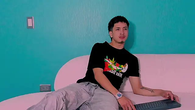 Youdoll  online show from February 2026 01:32:02 PM