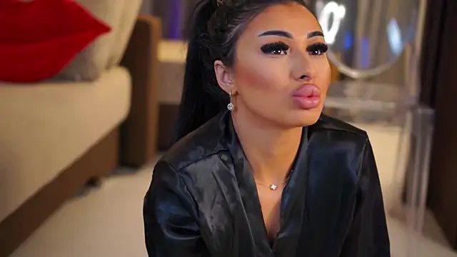 YanaSultana online show from April 2026 08:30:01 AM