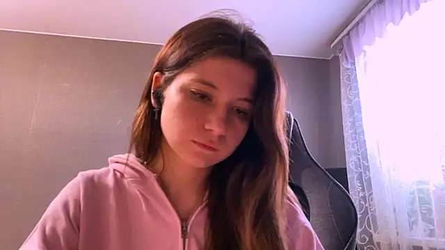 LunnaBliss online show from April 2026 12:36:02 PM