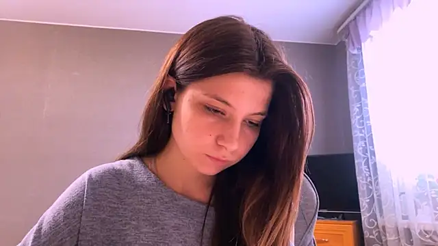 LunnaBliss online show from April 2026 01:31:02 PM