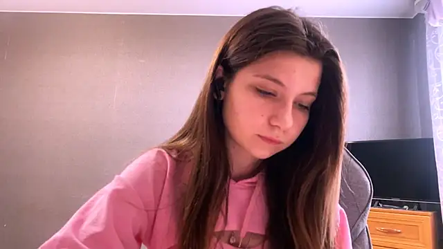 LunnaBliss online show from April 2026 01:49:02 PM