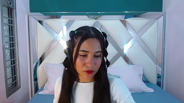 Kate Hewson online show from February 2026 12:37:01 PM