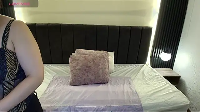 MoriahStorm online show from April 2026 12:44:02 PM