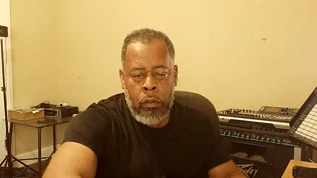 Cleozevo1961 online show from April 2026 03:06:01 PM