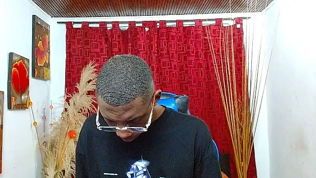 milo018 online show from February 2026 08:48:02 PM