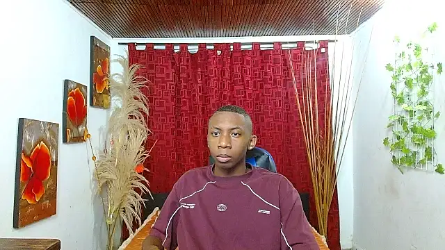 milo018 online show from February 2026 07:19:01 AM