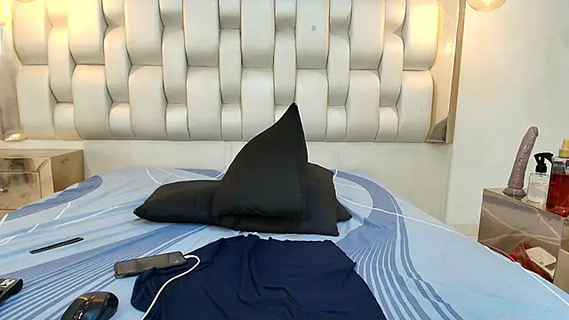AzulMaveric online show from June 2026 09:13:02 PM
