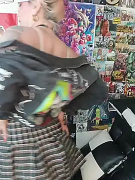 Snapshot of lady_polka chatting on February 2026 05:44:02 PM lady polka online show from February 2026 05:44:02 PM