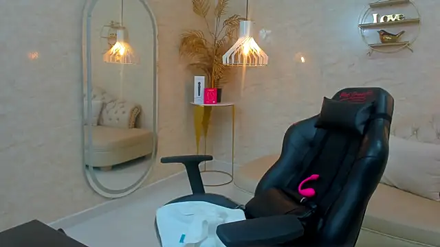 CAAMII SWEETT online show from May 2026 08:17:01 PM