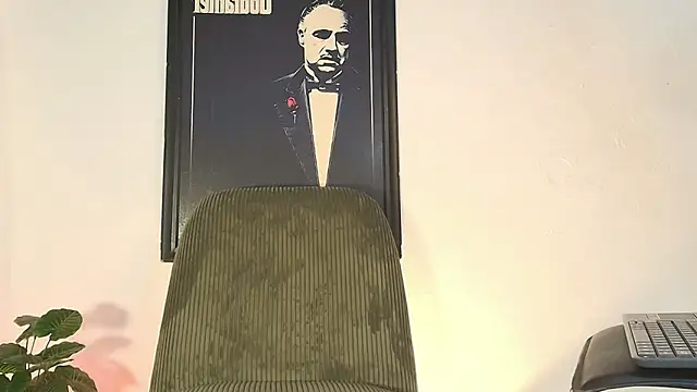 Eliassalvatore  online show from May 2026 02:03:02 PM