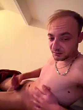 Crevette311 online show from November 2025 11:15:01 PM