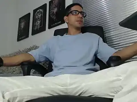 Kratoswolf online show from July 2026 01:50:01 PM