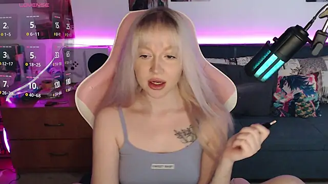 Snapshot of fantasy_lisaa chatting on April 2026 09:35:01 AM fantasy lisaa online show from April 2026 09:35:01 AM