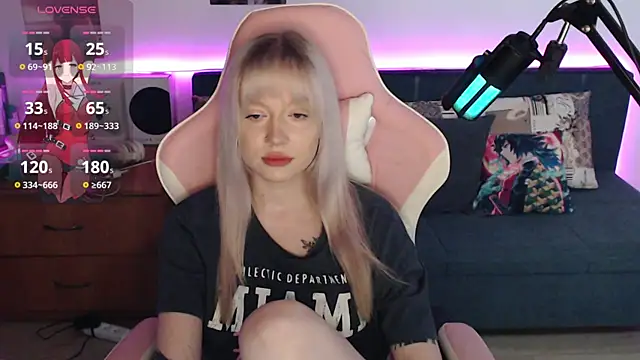 Snapshot of fantasy_lisaa chatting on April 2026 10:47:02 PM fantasy lisaa online show from April 2026 10:47:02 PM