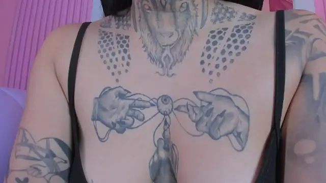 Snapshot of Adri_tatto_7 chatting on June 2026 12:32:02 AM Adri tatto 7 online show from June 2026 12:32:02 AM