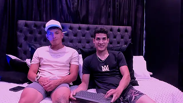 Snapshot of privacy_friends chatting on February 2026 08:50:01 PM privacy friends online show from February 2026 08:50:01 PM