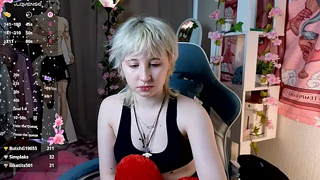 Snapshot of May_leaf chatting on February 2026 06:26:01 AM May leaf online show from February 2026 06:26:01 AM