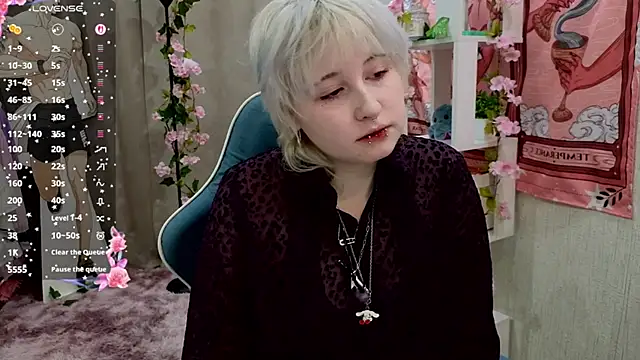 Snapshot of May_leaf chatting on February 2026 01:36:02 AM May leaf online show from February 2026 01:36:02 AM