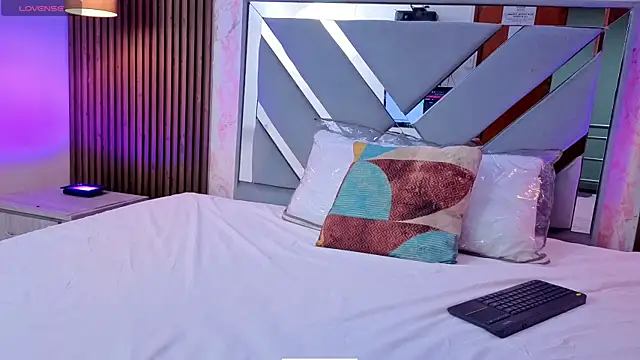 Snapshot of LittleeSara18 chatting on February 2026 11:09:02 AM LittleeSara18 online show from February 2026 11:09:02 AM