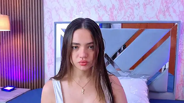 LittleeSara18 online show from May 2026 11:15:01 AM