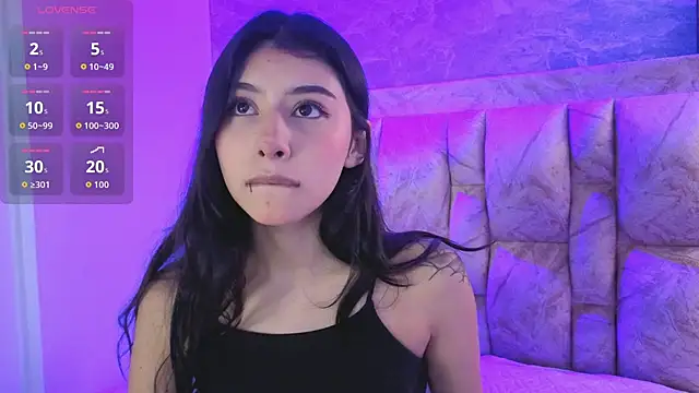 chloe bluee  online show from June 2026 11:33:01 AM