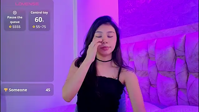 chloe bluee  online show from July 2026 11:14:01 AM