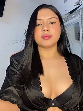 scarleth marquezz online show from May 2026 03:23:01 AM