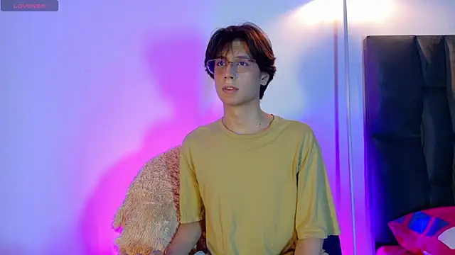 lui x dust online show from April 2026 03:34:02 AM