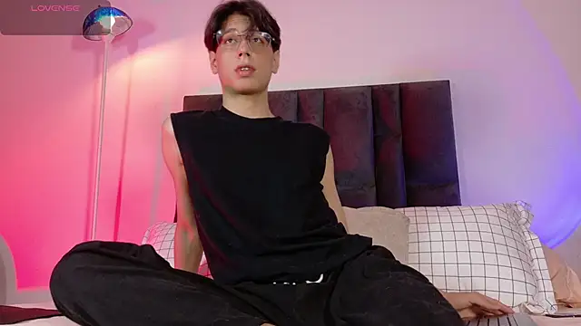 lui x dust online show from May 2026 03:23:02 AM