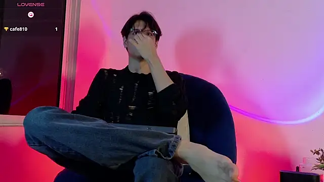 lui x dust online show from May 2026 03:14:02 AM