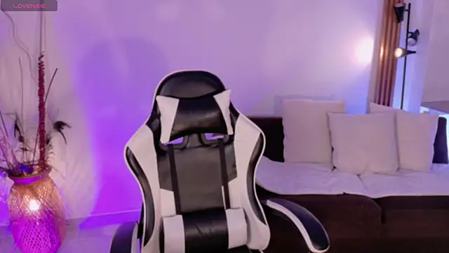 meganlake online show from April 2026 12:36:02 PM